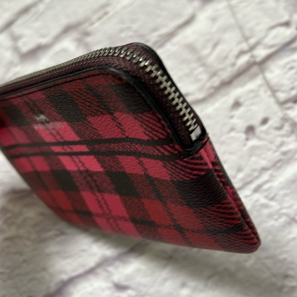 Coach limited edition corner zip wristlet wallet pink red plaid - Picture 3 of 6
